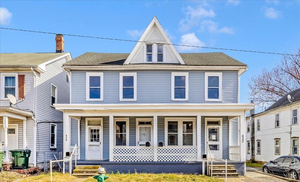 422-422 1/2 McDowell Ave
