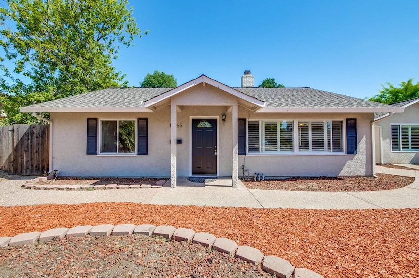 18565 Paseo Lado