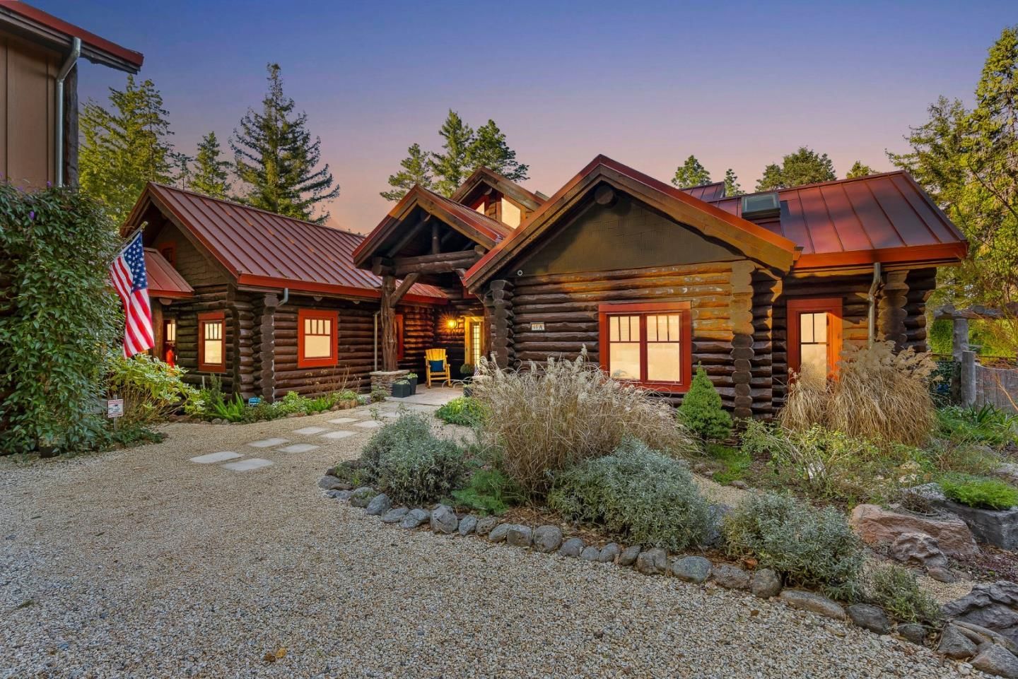 44 Pine Ave