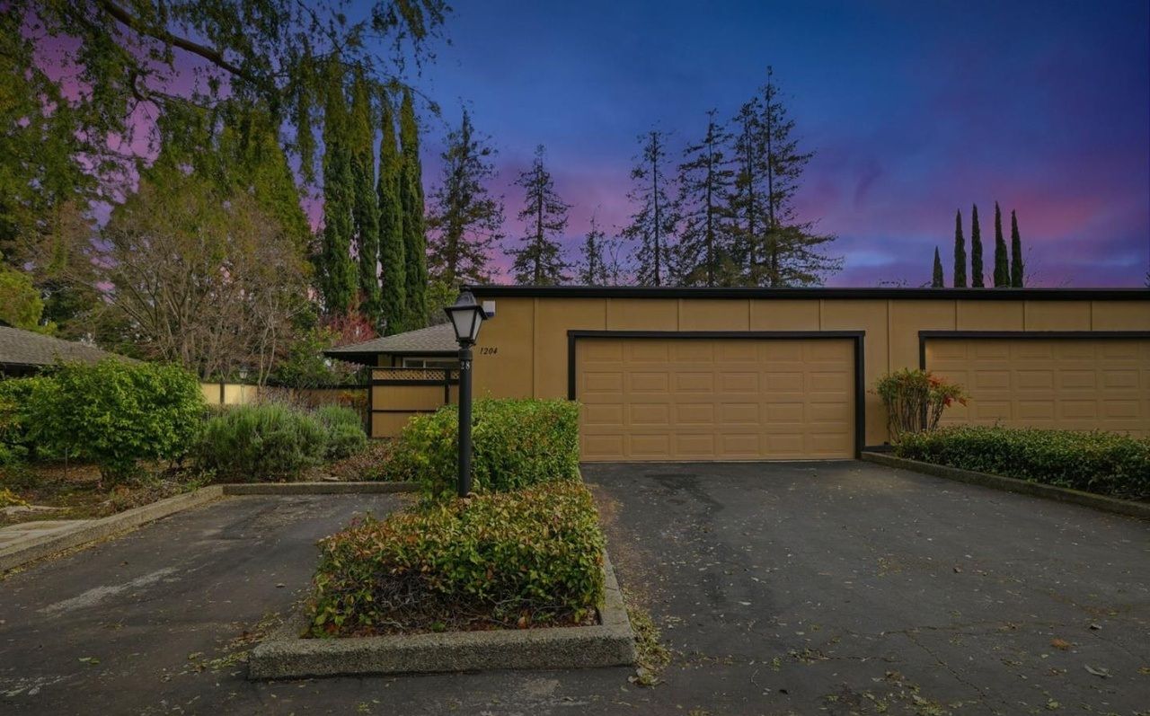 One Level Townhouse