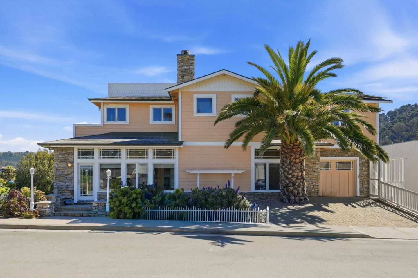 Oceanview Coastal Escape With Dual Suites