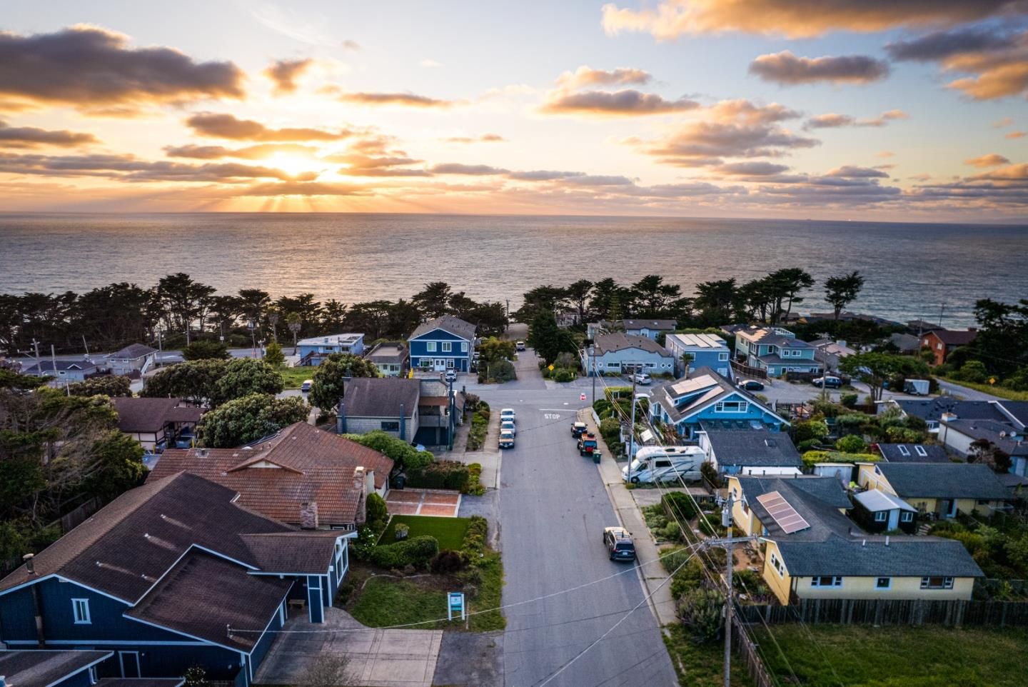 Coastal Living Just Steps From The Shore