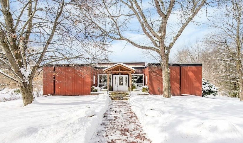 A Secret Garden Retreat Exclusive Innisfil Estate