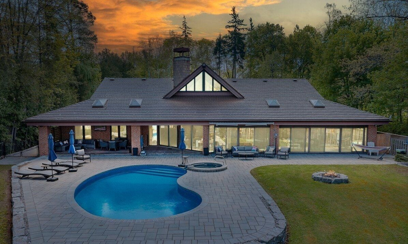 Timeless Lakefront Estate In Historic Roches Point