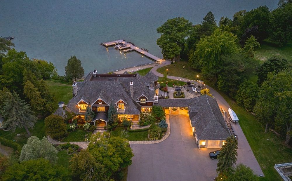 Windarra: A Preeminent Lakefront Estate