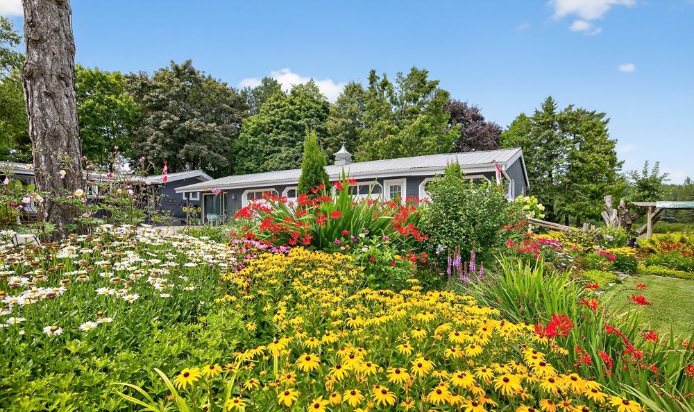 16-Acre Multi-Residential Country Estate With A Private Lake