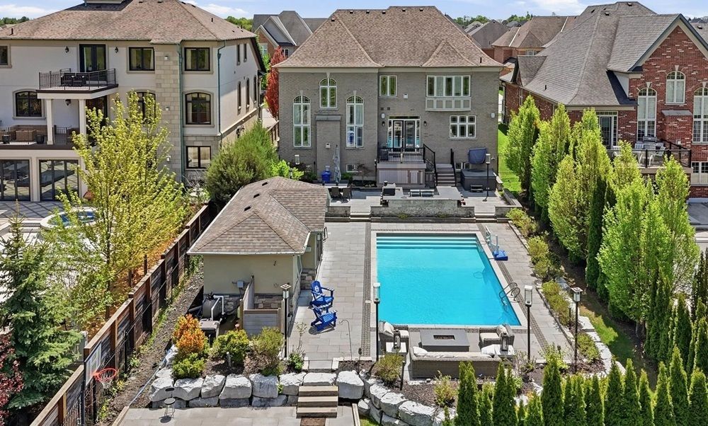 Retreat Backing Onto Nature