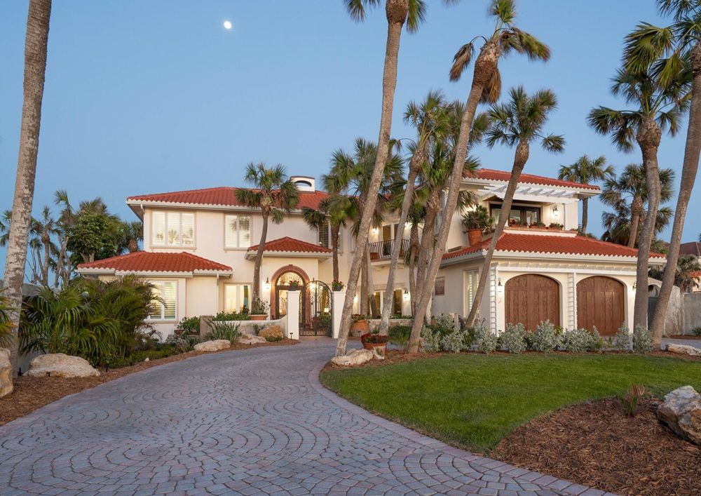 Welcome To Casey Key — A Private Gulf-To-Bay Escape