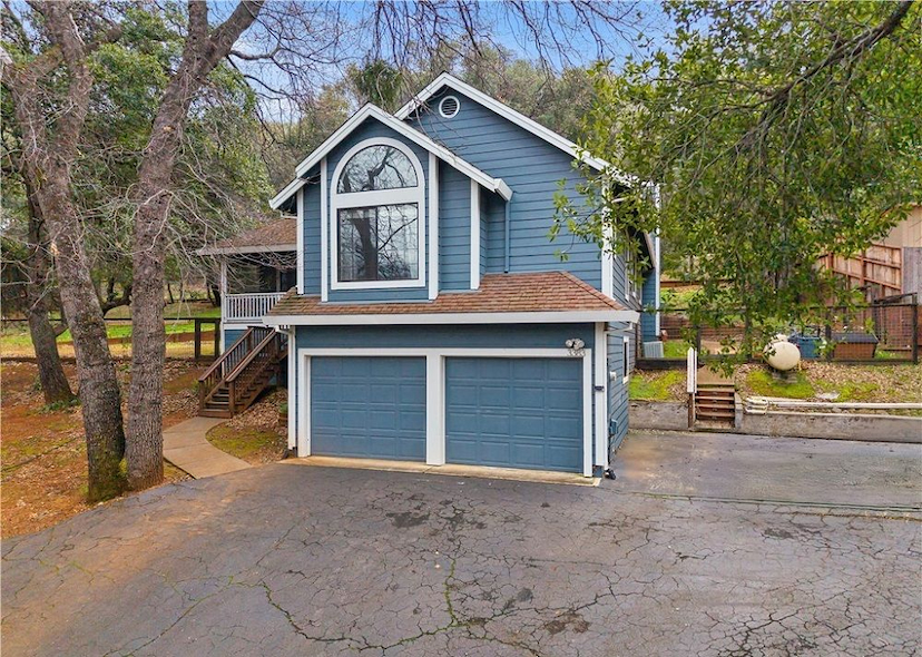Turn-Key Home In Beautiful Buckingham!
