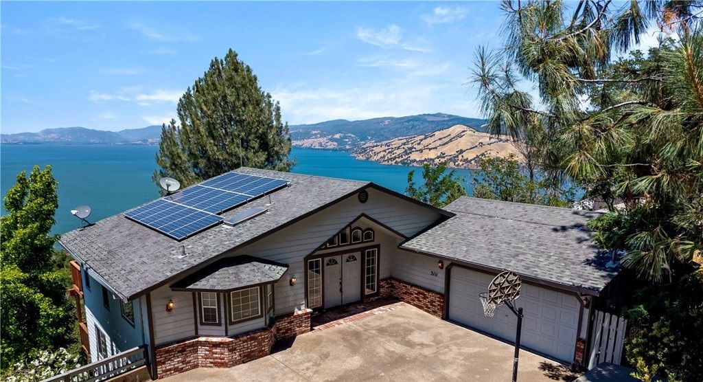 3111 Skyline Dr
