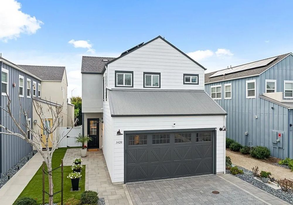 1428 Mackinnon Avenue