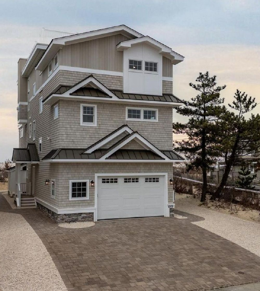 Exquisite Oceanfront Retreat In Brant Beach