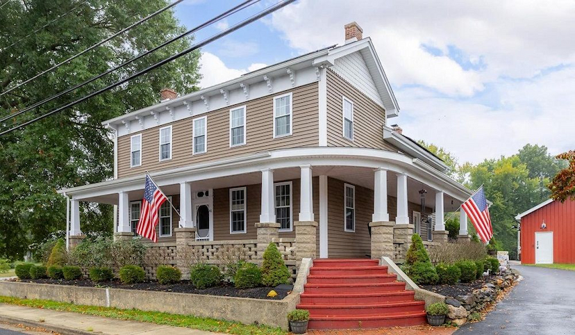 41 E Main St