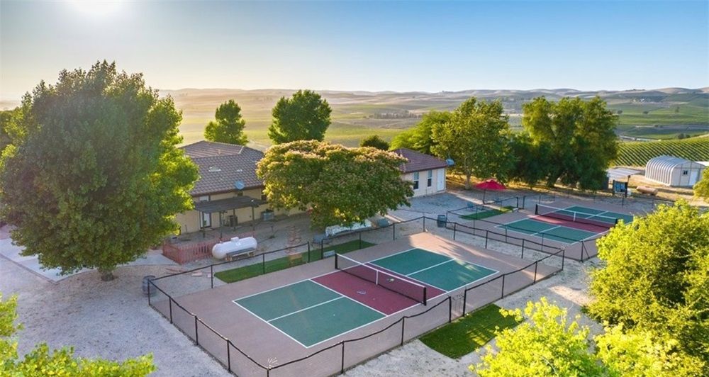 Wine Country, Homestead Living & The Vineyards