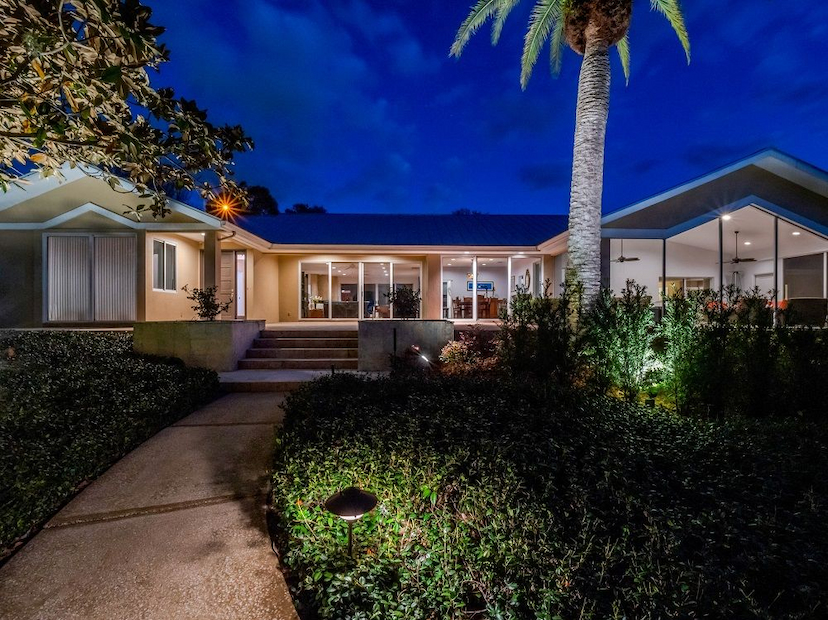12104 Lakeshore Drive