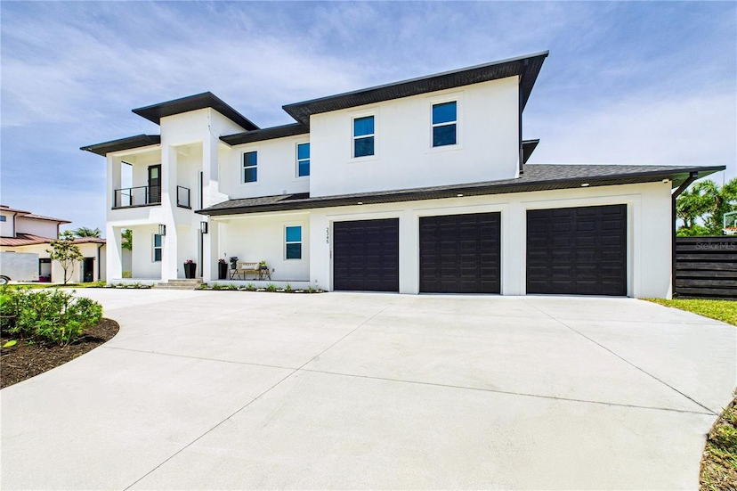 Stylish Design. Modern Comforts. Coastal Living.
