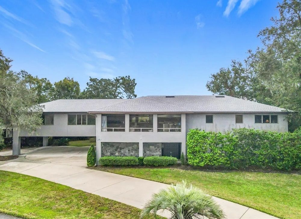18 Coventry Dr