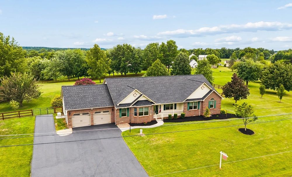 2165 Harney Rd