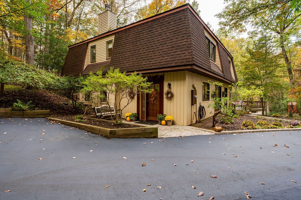 199 Deer Hill Road