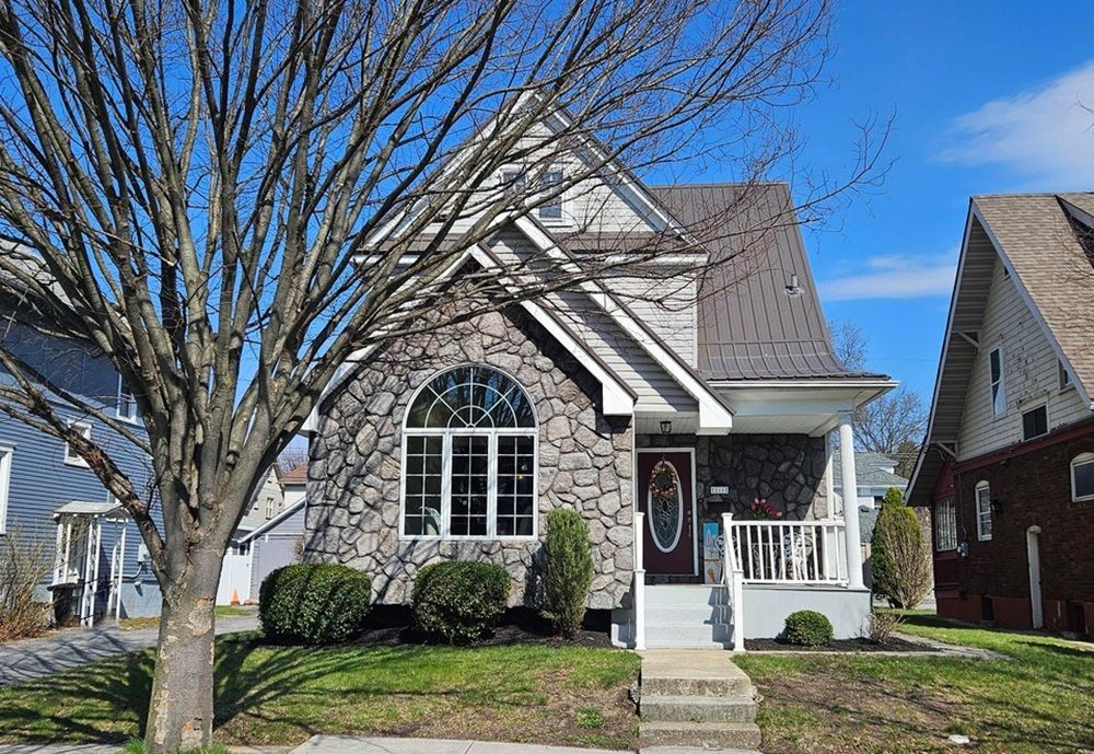 211 Logan Blvd