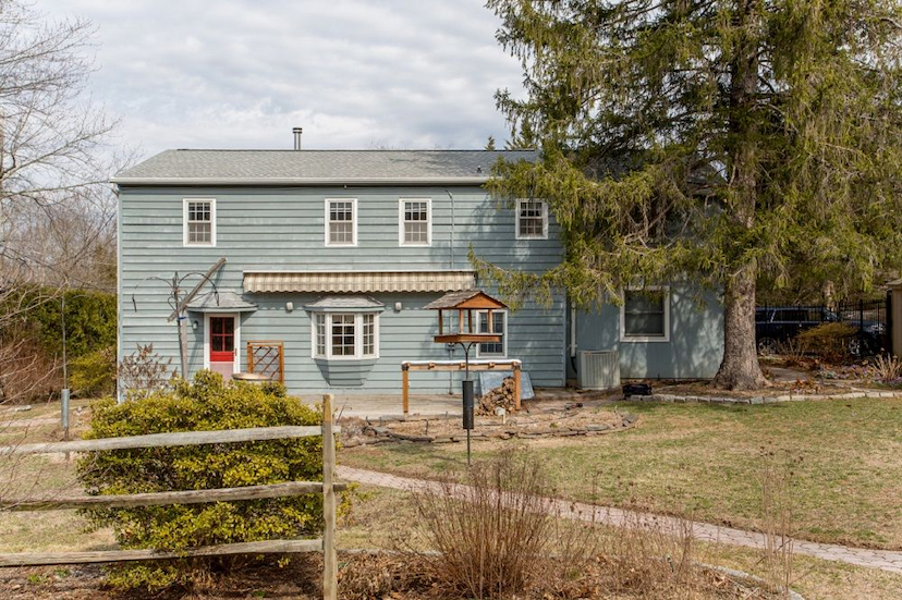 242 South Sugan Road