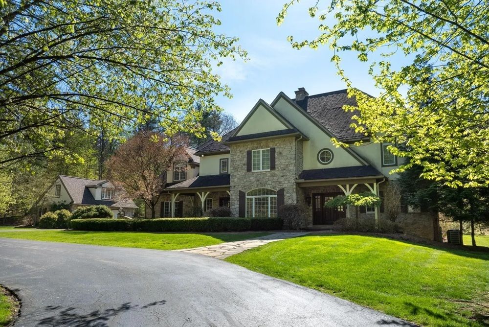 "Custom Luxury Designed For Entertaining"