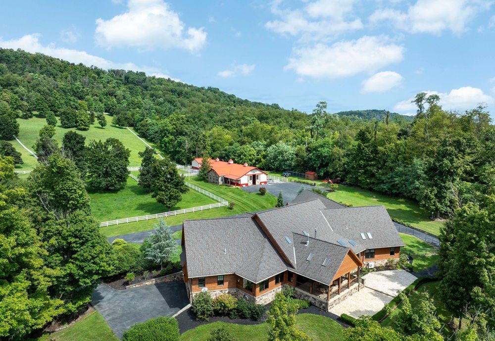 Extraordinary Equestrian Estate