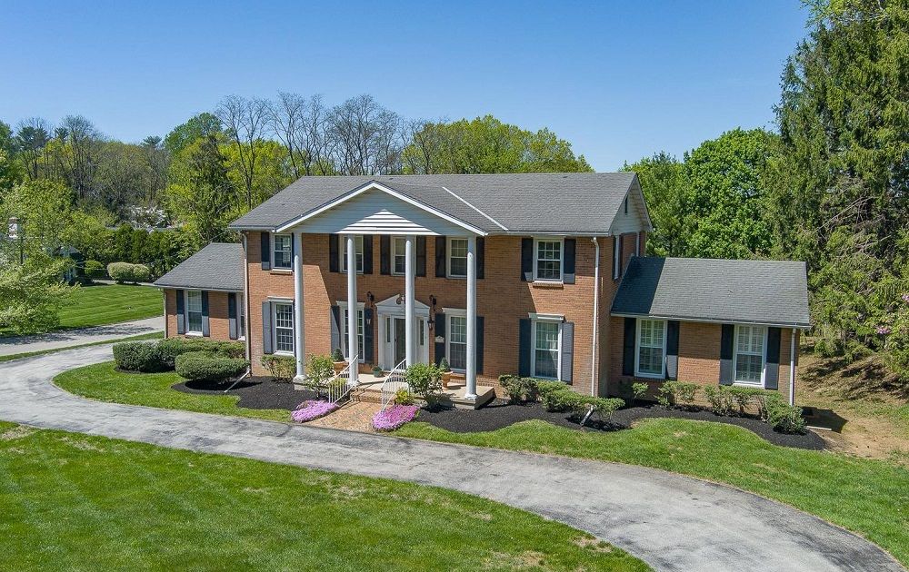 1215 Club House Rd