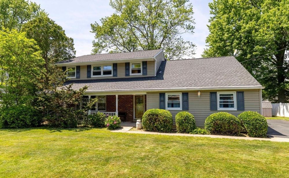 40 Harcourt Ln
