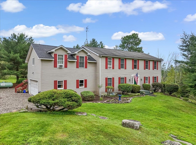 Stunning Home - (406 Florence Dr)