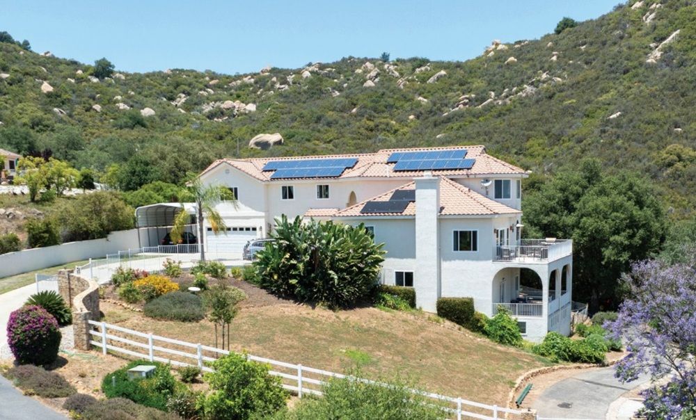 18380 Avenida Caleta