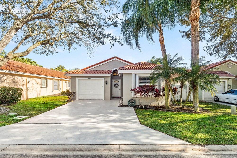 6680 Green Island Cir