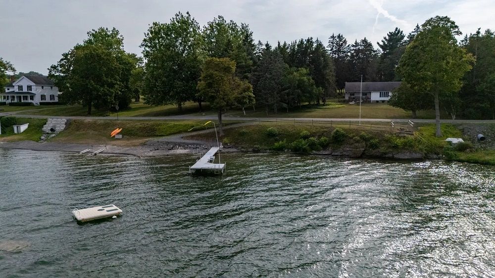 Versatile Retreat Waterfront Opportunity