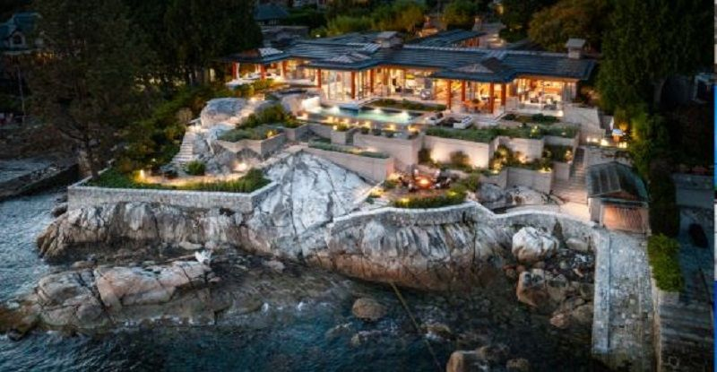 A World Class Water Front Estate With Over 200 Fet Of Shoreline