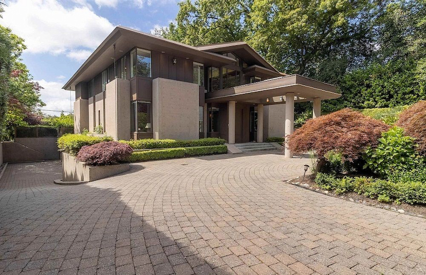 1178 Laurier Ave