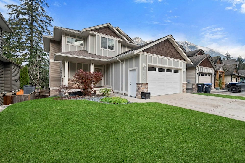 Walking Distance To Lake