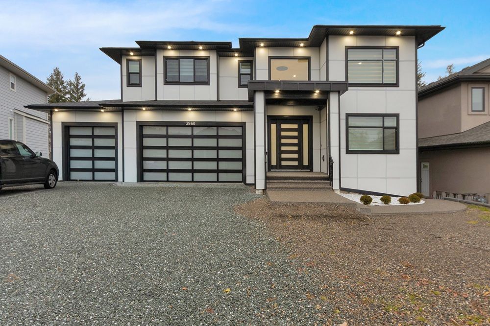 Stunning 2-Years-New Custom Home Backing Onto Greenbelt In Charella Gardens