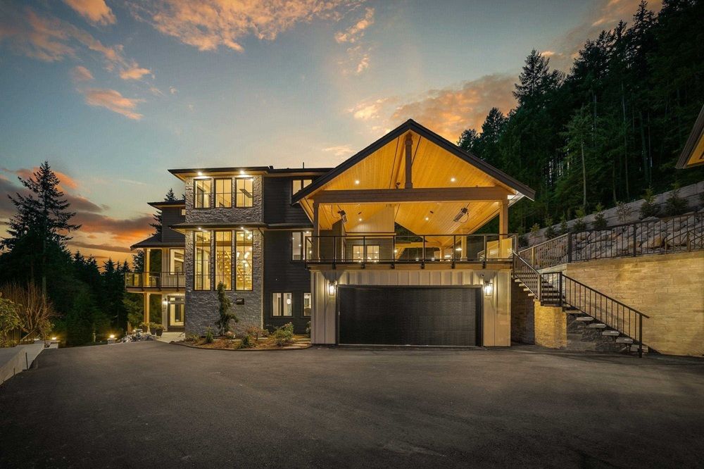 Carriage House & Elevator