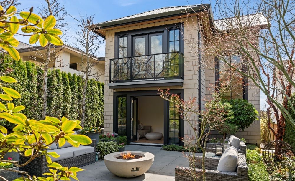 1230 Esquimalt Avenue