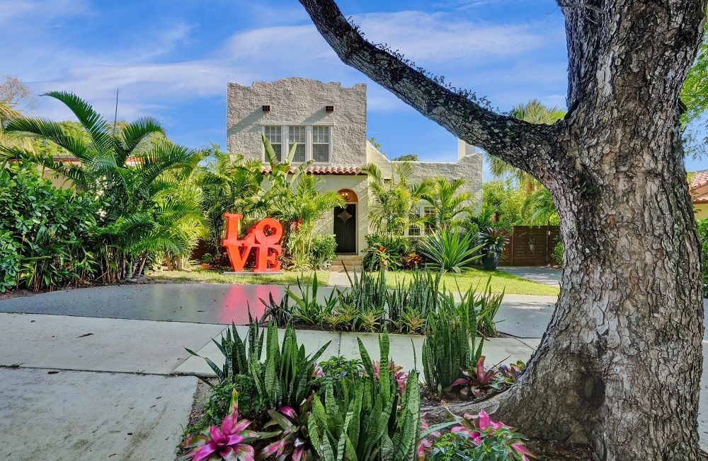 Historic Beauty With Guest Cottage