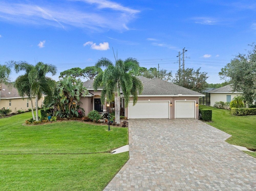 5828 NW Windy Pines Lane
