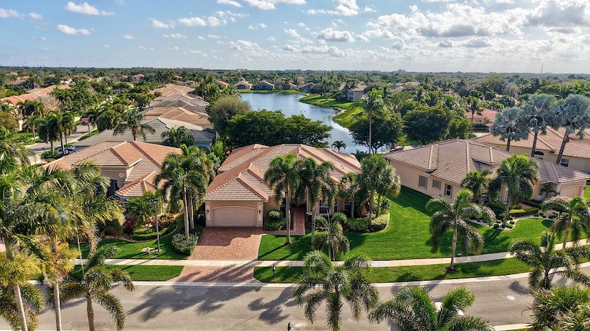 Valencia S. Florida Upscale 55 Plus Lifestyle