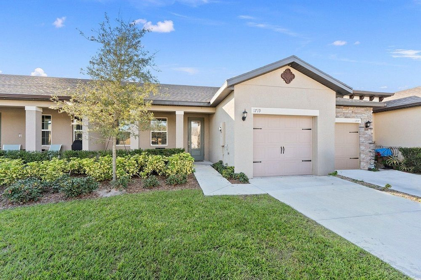Lakefront Living Celebration Pointe