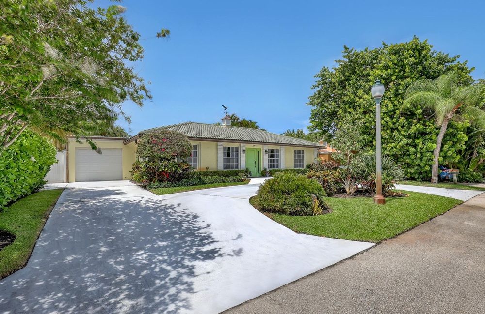 Coastal Living On Singer Island
