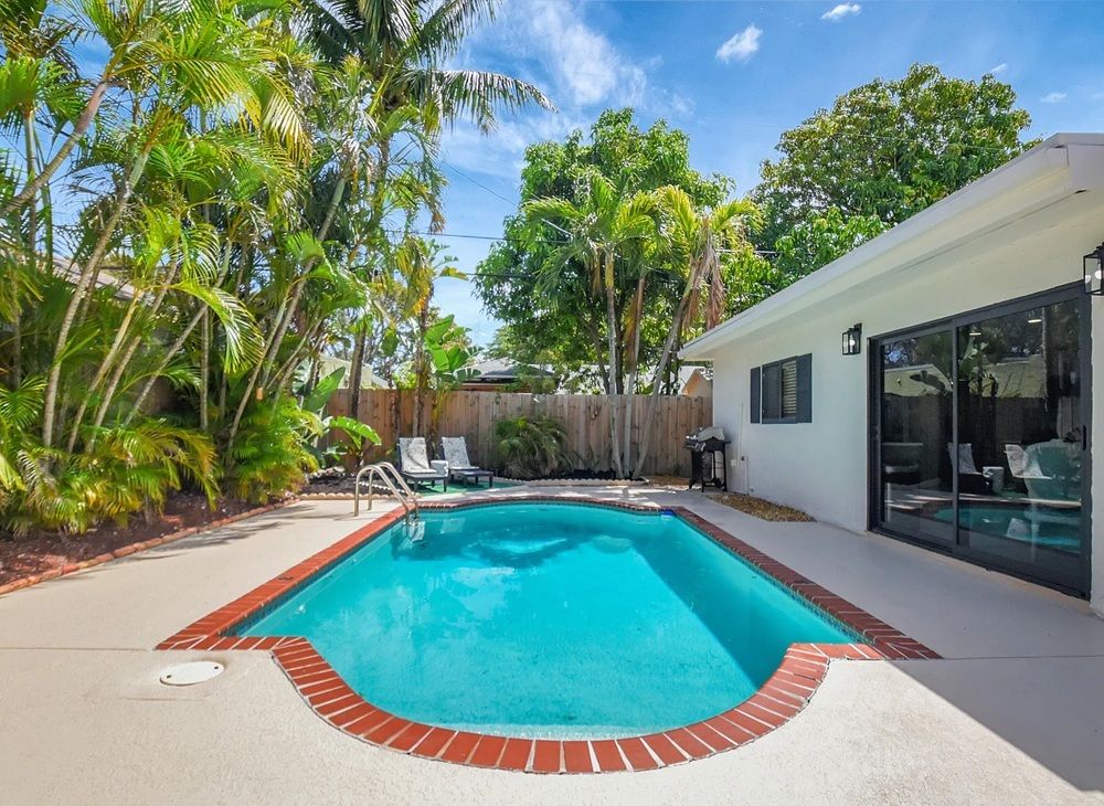 705 Colonial Road