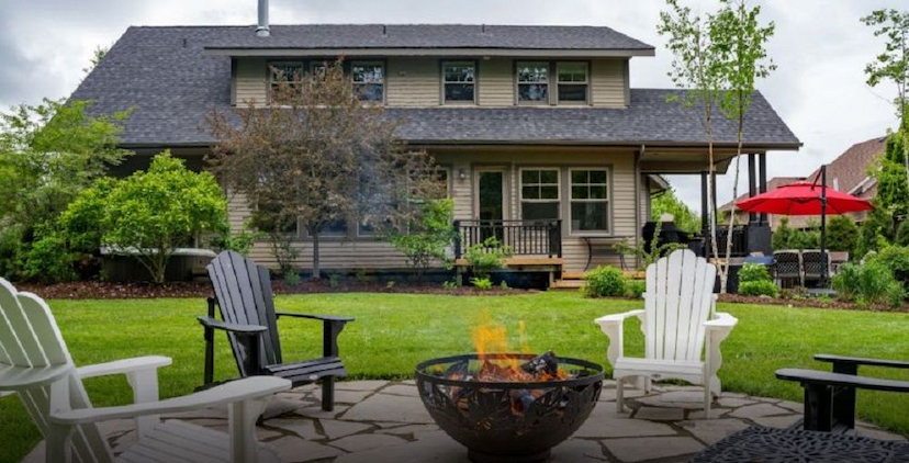 Luxury Custom Home Living On The Golf Course – Collingwood