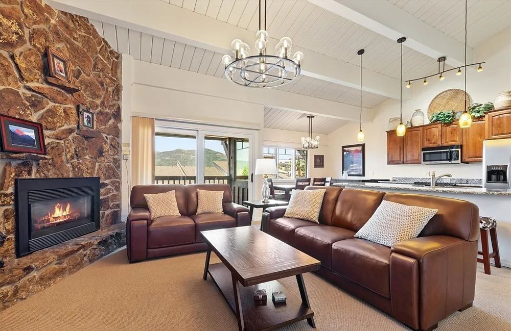 Beautifully Updated Townhome With A Lock-Off Studio Located In The Green Zone