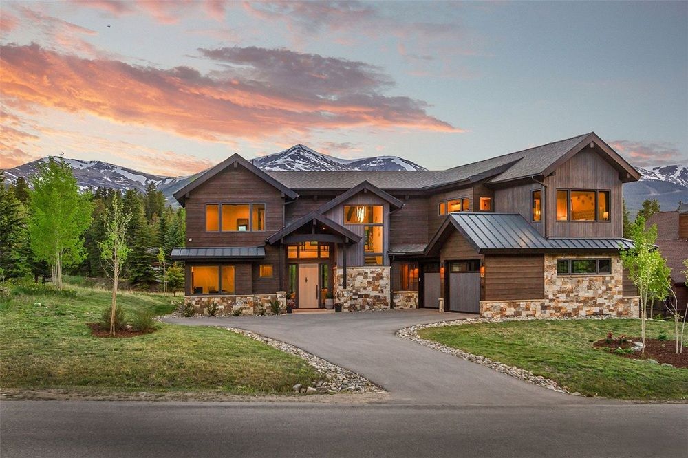 Extraordinary Views. Exception Home