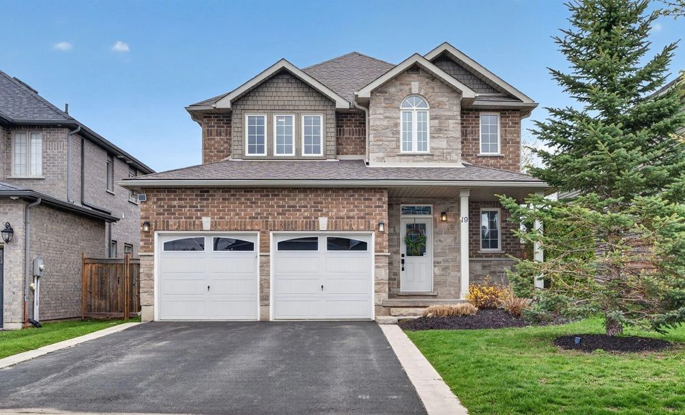 Family Home In Mountaincroft