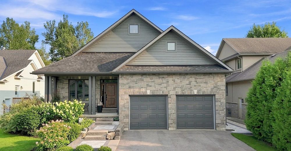 Executive Custom Bungalow On A Premium Lot In Collingwood